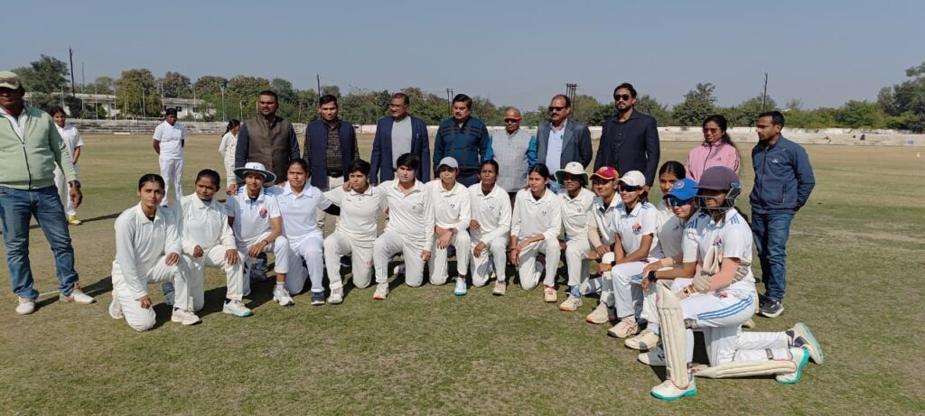 पुरुष के बाद महिला रीवा क्रिकेट टीम बनी संभाग स्तरीय चैंपियन…