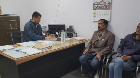 नायब तहसीलदार 10 हजार रुपए और पटवारी 5 हजार रुपए रिश्वत लेते ट्रैप