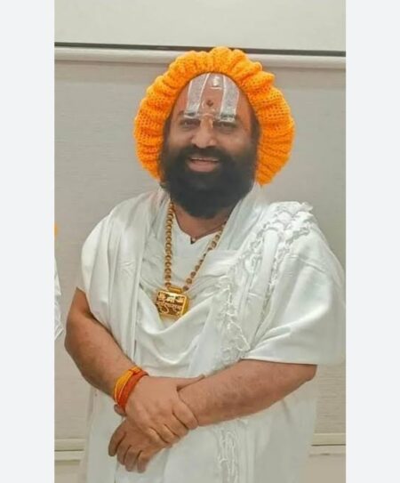 बोले महामंडलेश्वर अखिलेश्वरदास महाराज… देश में रहना है तो भारत माता की जय और वंदे मातरम कहना होगा…