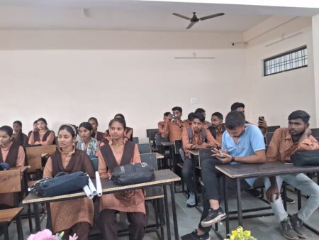 जिले में ठंडा पड़ा कॉलेज चलो अभियान, सर्द मौसम में महाविद्यालयों की नहीं टूट रही जकड़…