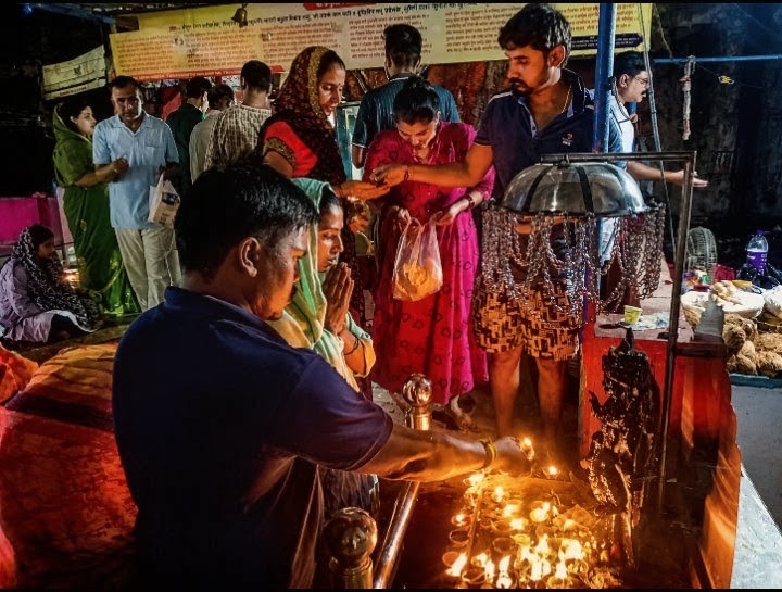Rewa:शनि मंदिर समान तिराहा बना आस्था का प्रमुख केंद्र, प्रतिदिन उमड़ रही श्रद्धालुओं की भीड़