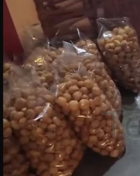 मिलावट के खिलाफ कार्रवाई: मिठाई कारखाने में मिला मैदा और कलर, लड्डू का सैंपल जांच को भेजा…