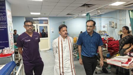 उप मुख्यमंत्री श्री शुक्ल ने सुपर स्पेशिलिटी अस्पताल का किया औचक निरीक्षण…